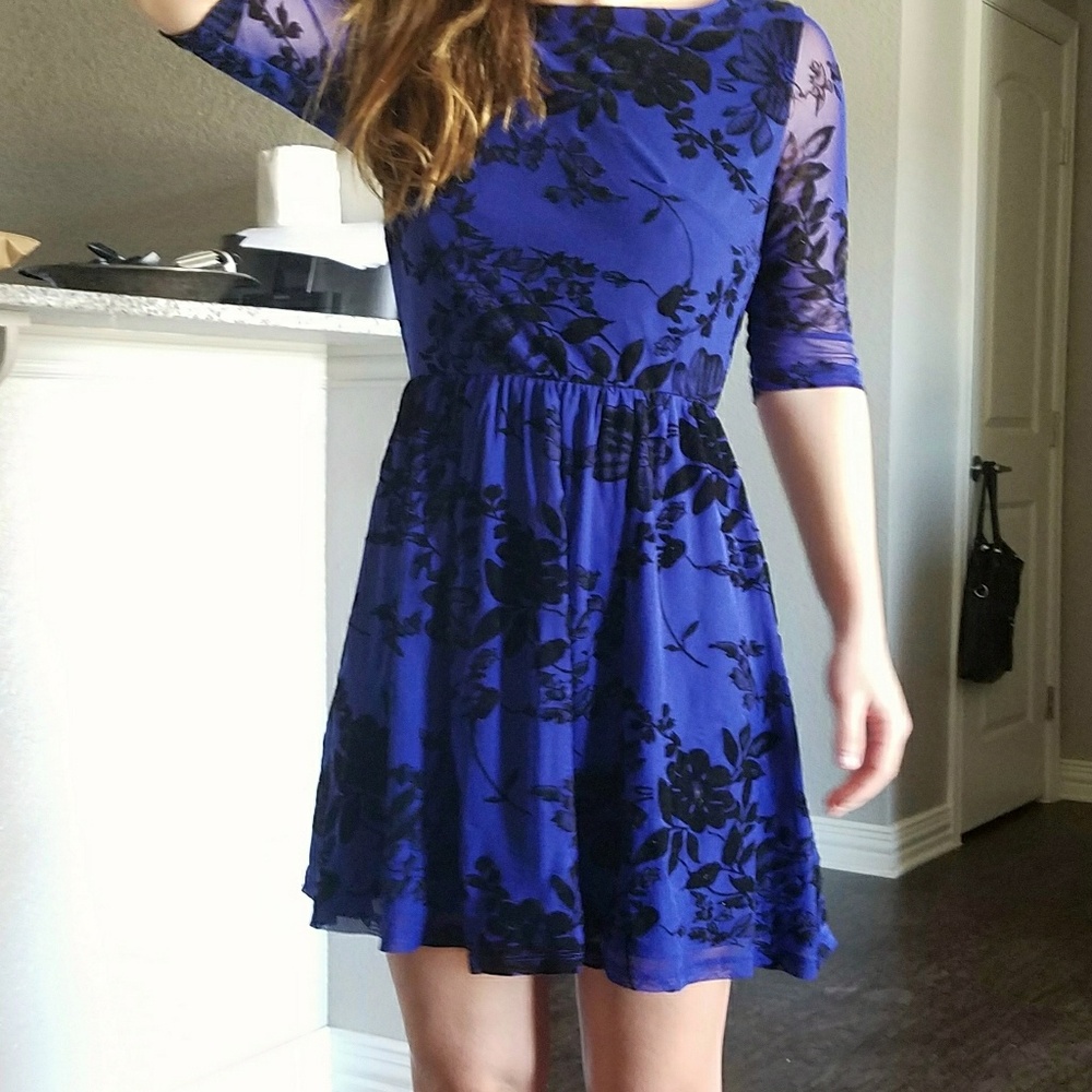 Midi Beautiful Royal Blue Dress!
